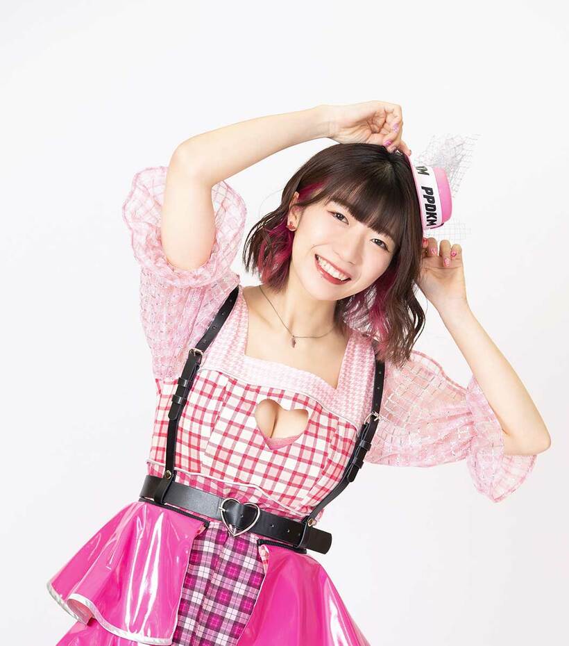  アーティストのぱいぱいでか美