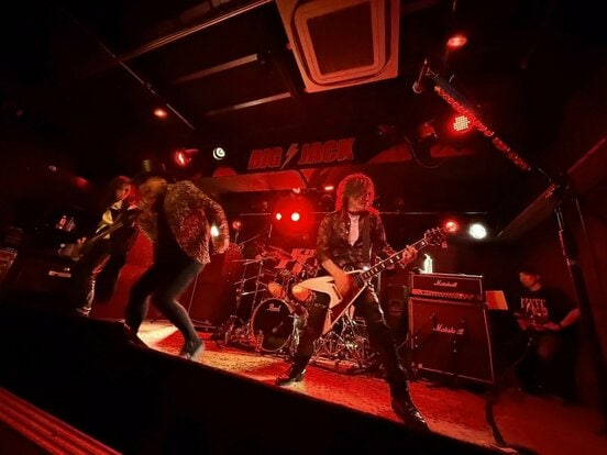 再始動後初のワンマンライブを行ったVINYL