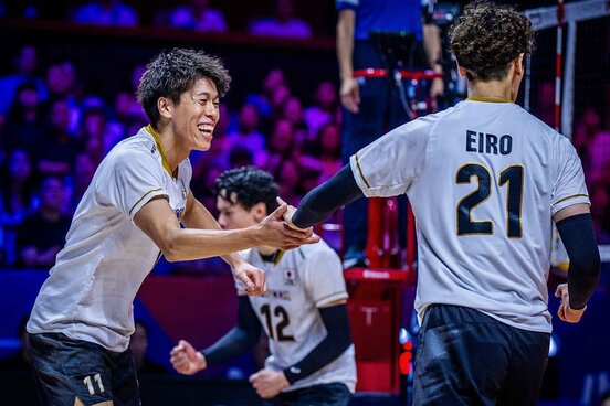 笑顔を見せる富田将馬(Volleyball World)