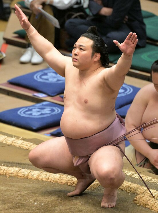 上々の初日となった炎鵬