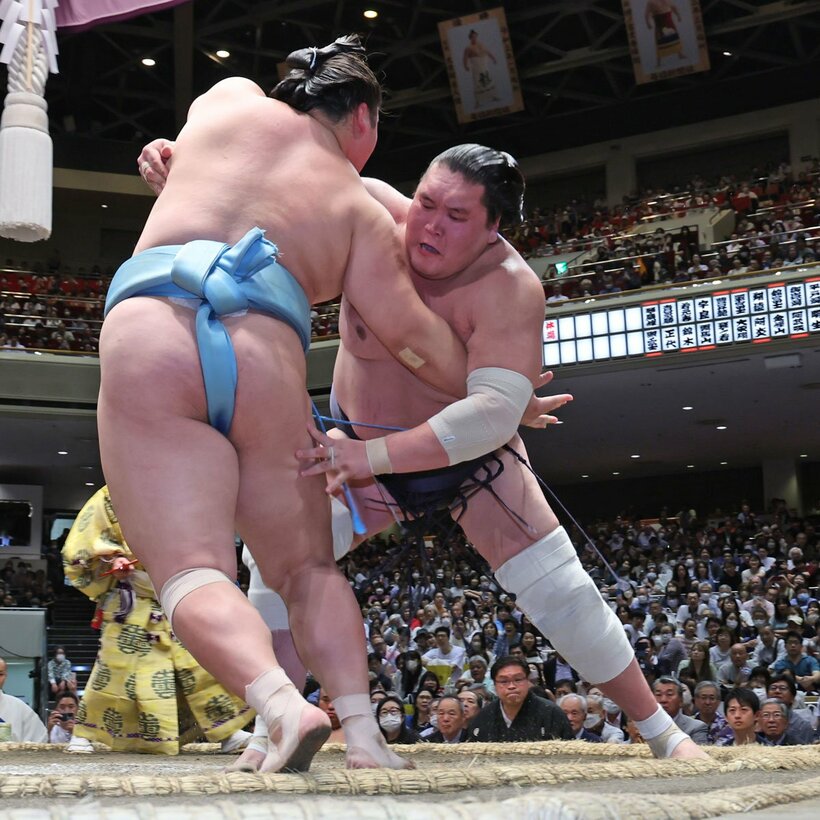 無傷の８連勝で単独トップに立った照ノ富士