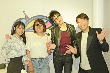 左から胡桃にな、青木さやか、岡本宗史、有村昆