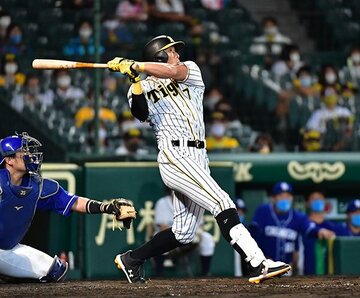  ５回、勝ち越し２ランをバックスクリーンに叩き込んだ糸井