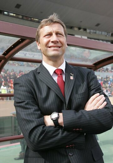  浦和監督時代のブッフバルト氏（２００６年）