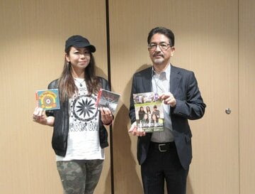  ザ・ワンダーレディースの高嶋桜子㊧と「ボトムライン」の蔵原郁智社長