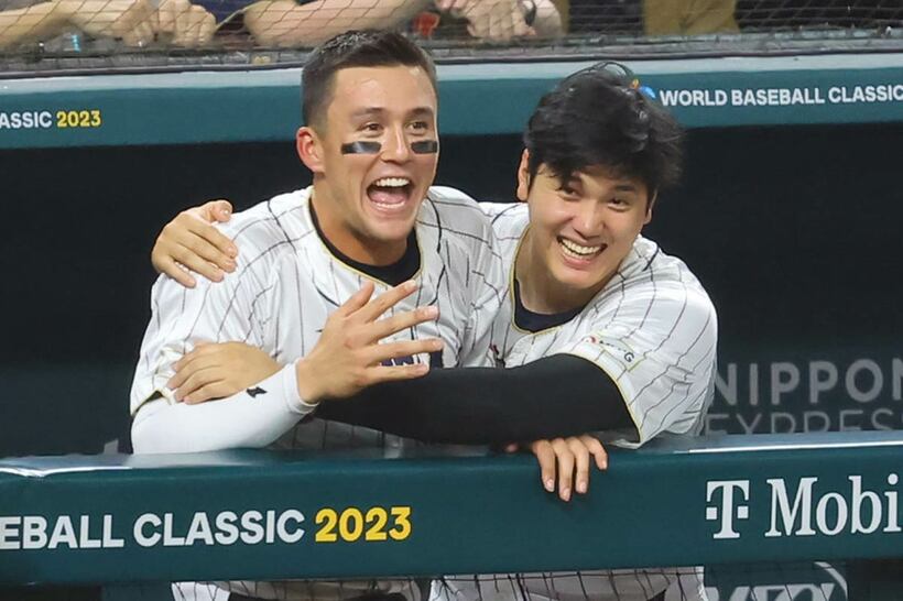 前回大会のキーマンだったヌートバー（左）と抱き合う大谷翔平（２０２３年）