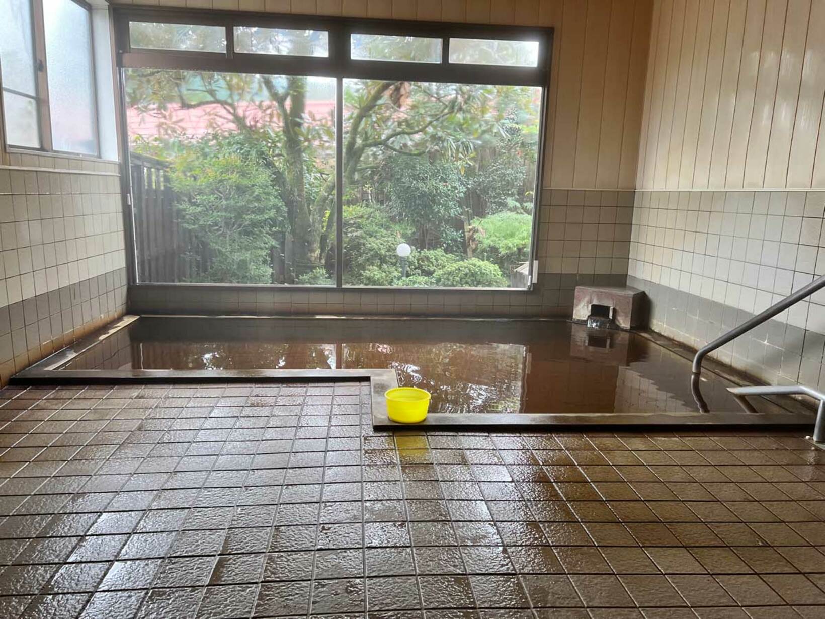 こちらは内湯です
