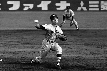 「投げる精密機械」と呼ばれた小山正明さん（１９６３年）