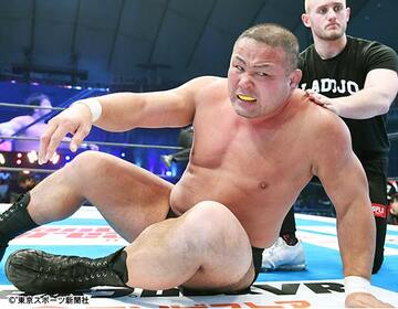  ４日の東京ドームでの試合後、涙を流した中西