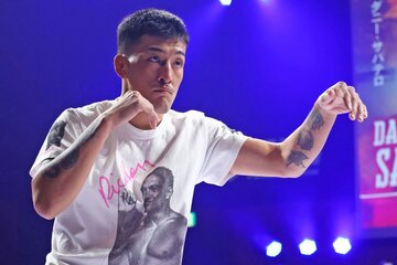 ヒクソン・グレイシーのＴシャツで登場した鹿志村仁之介