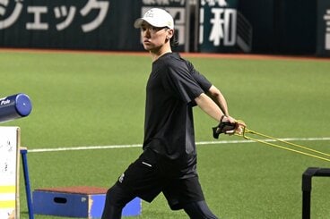 登板に備えて調整を行うソフトバンク・大津