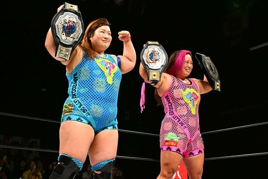 勝利した優宇（左）と橋本千紘