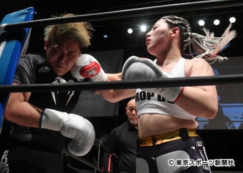  殴り合いを制したKINGレイナ