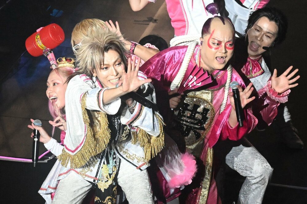 コミカルなライブが話題の「ジュリアナの祟り」