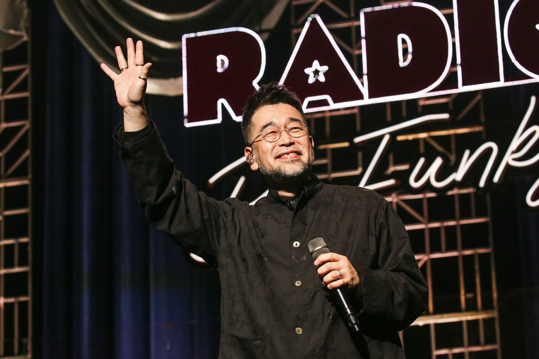 写真:槇原敬之がFM802開局35周年ライブでトリ出演 「世界に一つだけの花」を大合唱 | 東スポWEB