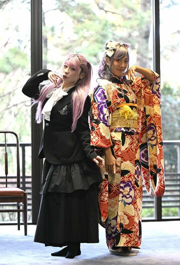 中野たむ(左)とウナギ・サヤカ