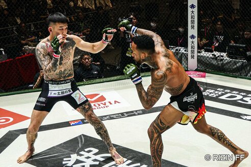RIZIN】萩原京平 体重超過メヘウラのヒザ蹴りに轟沈…朝倉未来