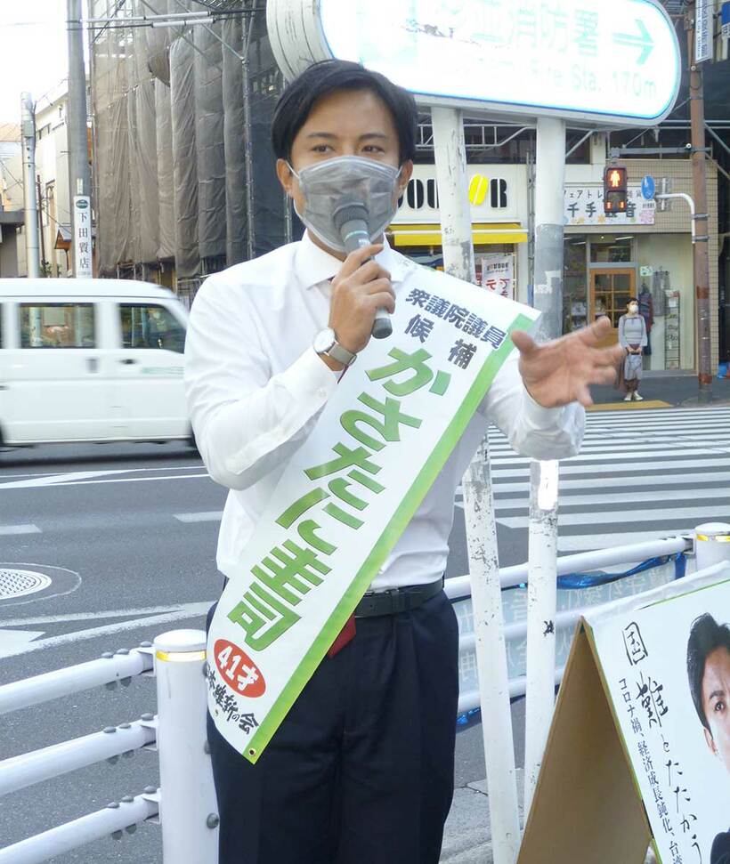  街頭演説する笠谷氏（東スポWeb）
