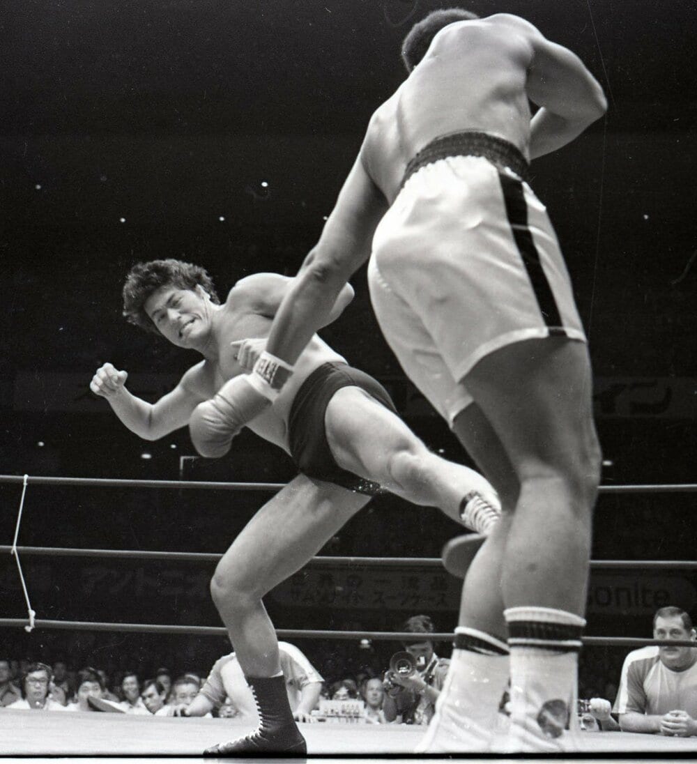 アリは猪木のローキックを露骨に嫌がった（１９７６年）