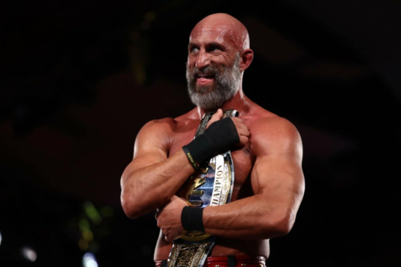 TNT王座を奪ったトマソ・チャンパは不敵な笑み©All Elite Wrestling