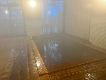 こちらは内湯。ここを含めてお風呂はすべて貸し切りです