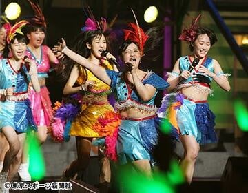 卒業公演で完全燃焼した鈴木香音（中央）