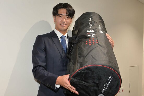 愛用のマットレスを持参し入寮した巨人・西舘勇陽