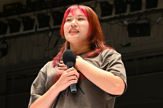 ８日の後楽園大会で、ファンに復帰の報告した壮麗亜美