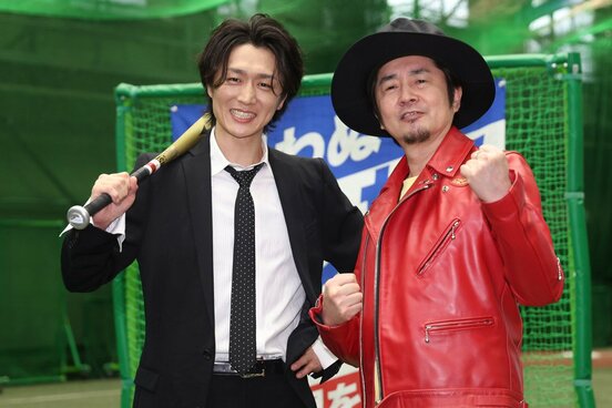 真田ナオキ（左）と怒髪天の増子直純