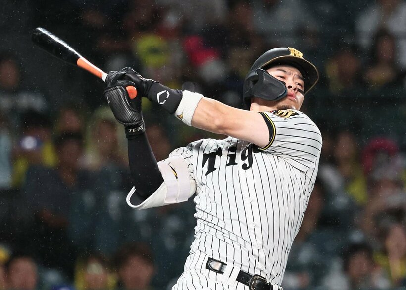 ＭＬＢは佐藤輝明の空振りの多さを懸念している