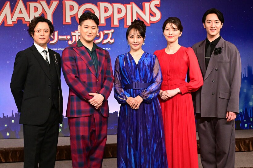 左から上川一哉、小野田龍之介、濱田めぐみ、朝夏まなと、大貫勇輔