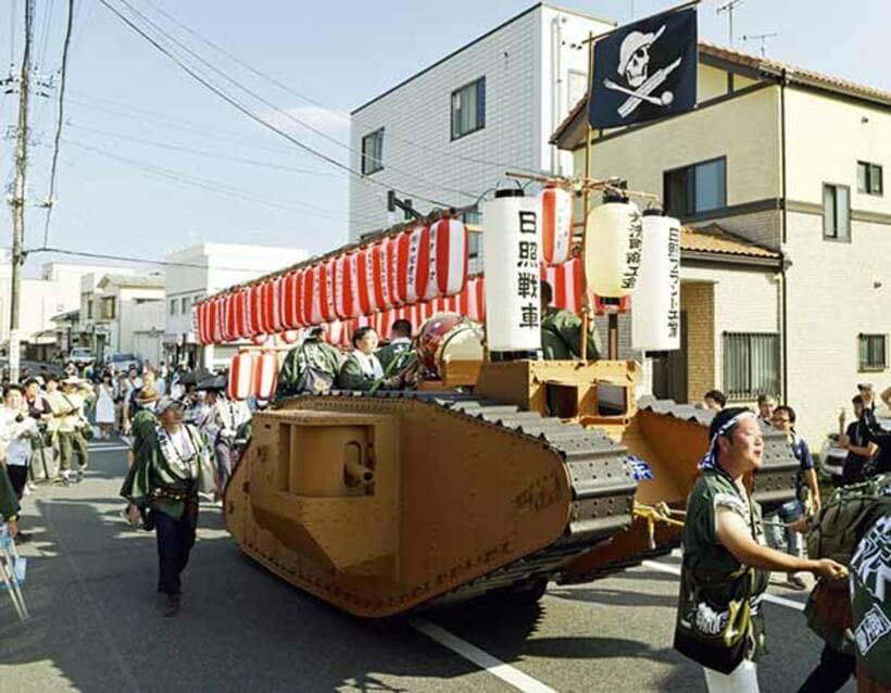 八朔祭りに登場した「サメさんチームのマークⅣ戦車」
