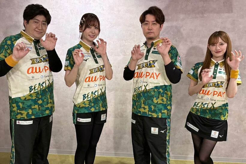 シーズン終了会見を行ったBEAST-X（左から鈴木大介、東城りお、下石戟、中田花奈）