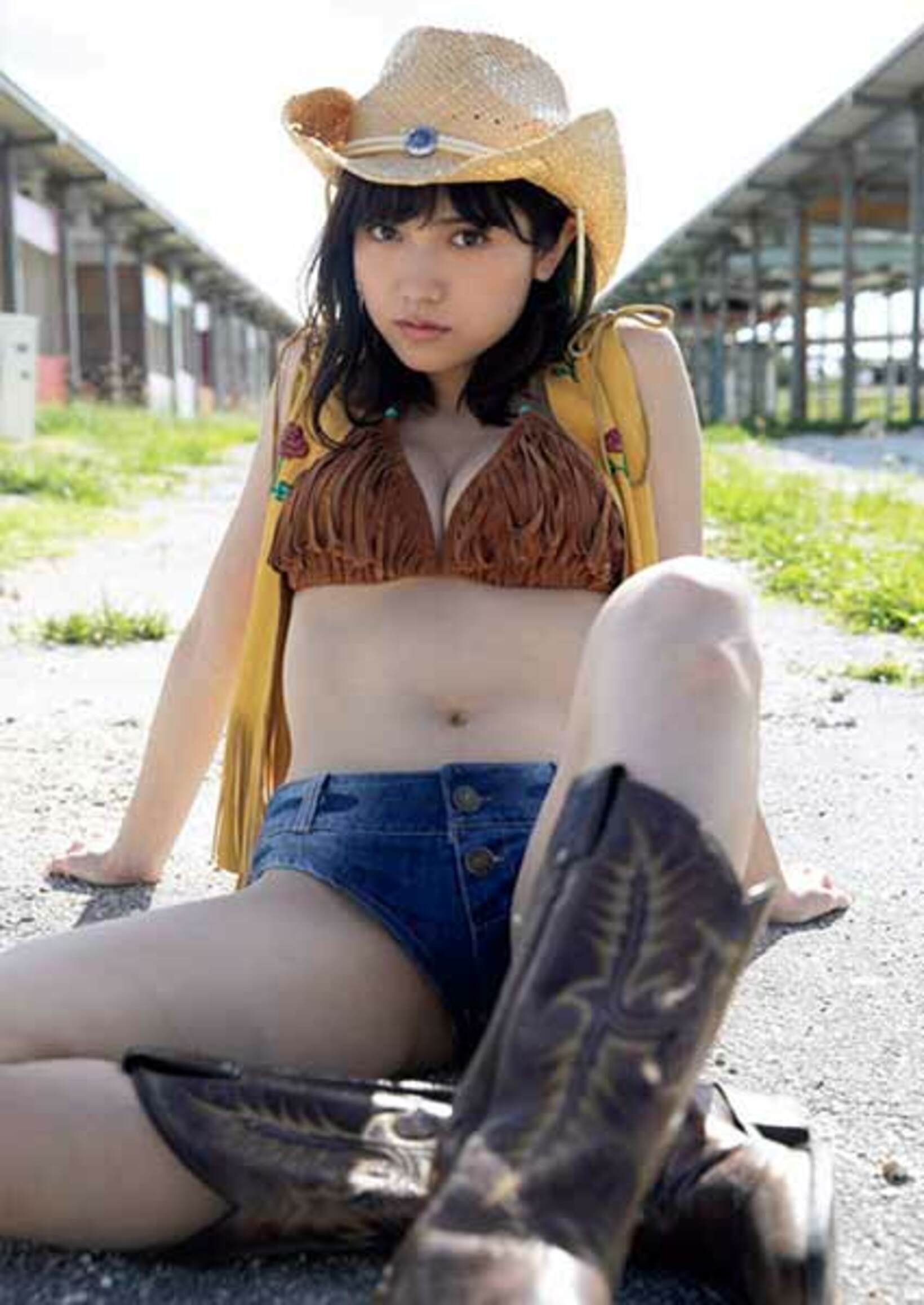 桃月なしこ(C)西條彰仁／ヤングマガジン