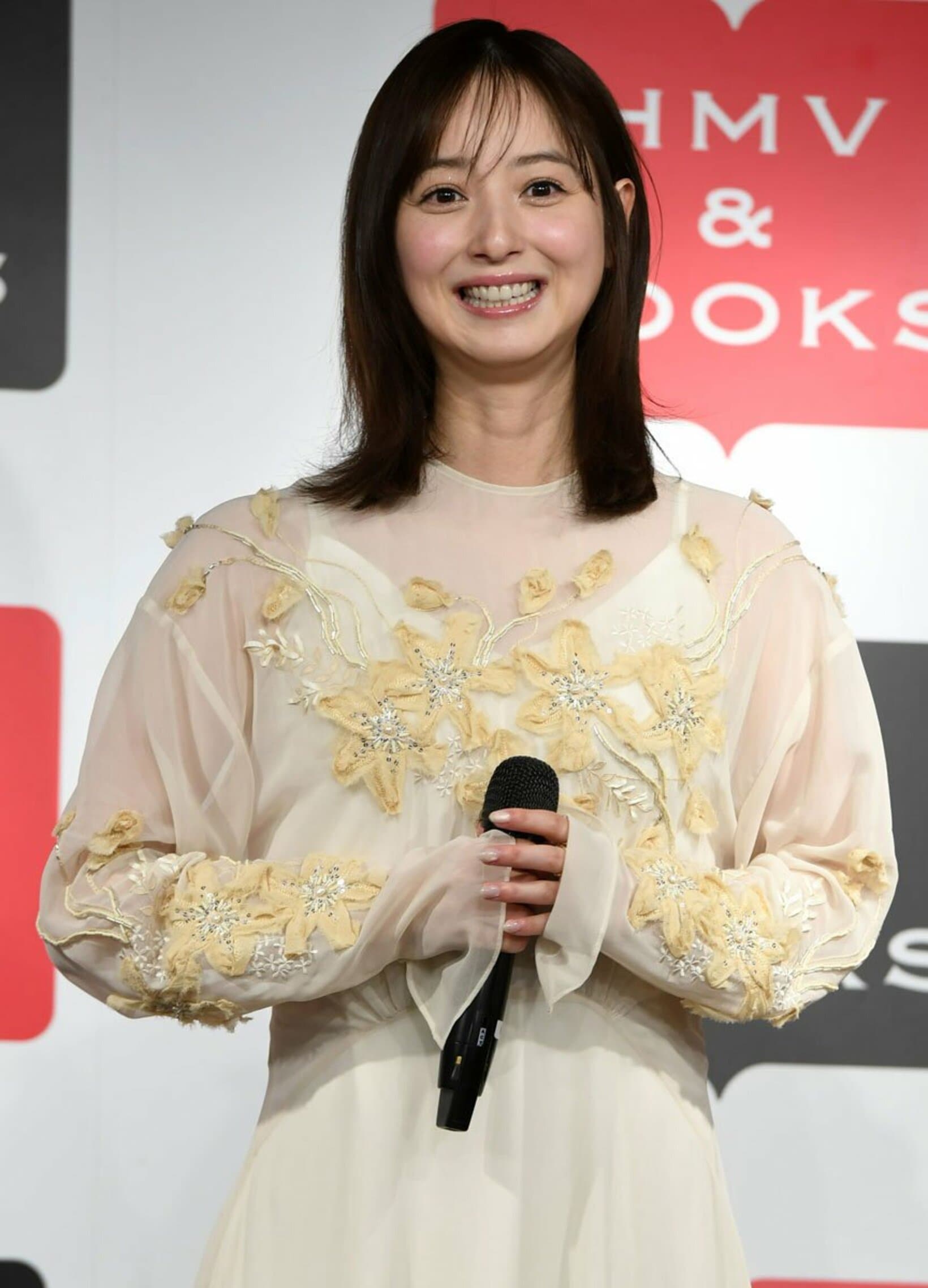 妻の佐々木希