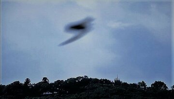  エネルギーを放出しながら飛ぶ宇宙バイク