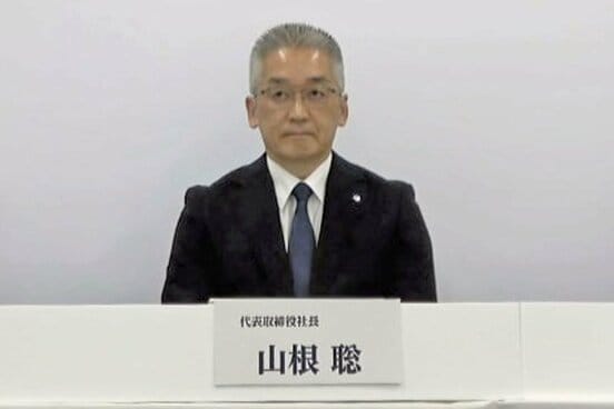 オンライン会見を行った小林製薬の山根社長