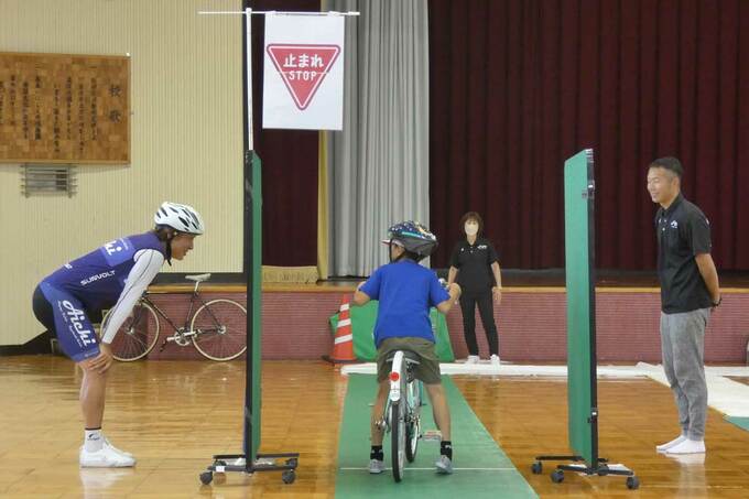 【名古屋競輪】山田圭二ら３選手が小学生に「自転車安全教室」開催