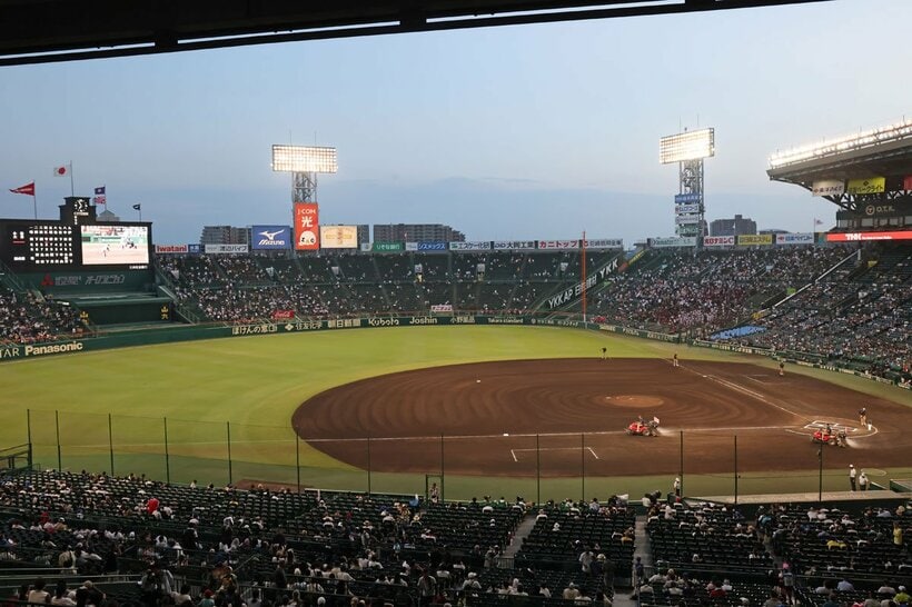 夏の甲子園は初日からナイター設備が稼働した