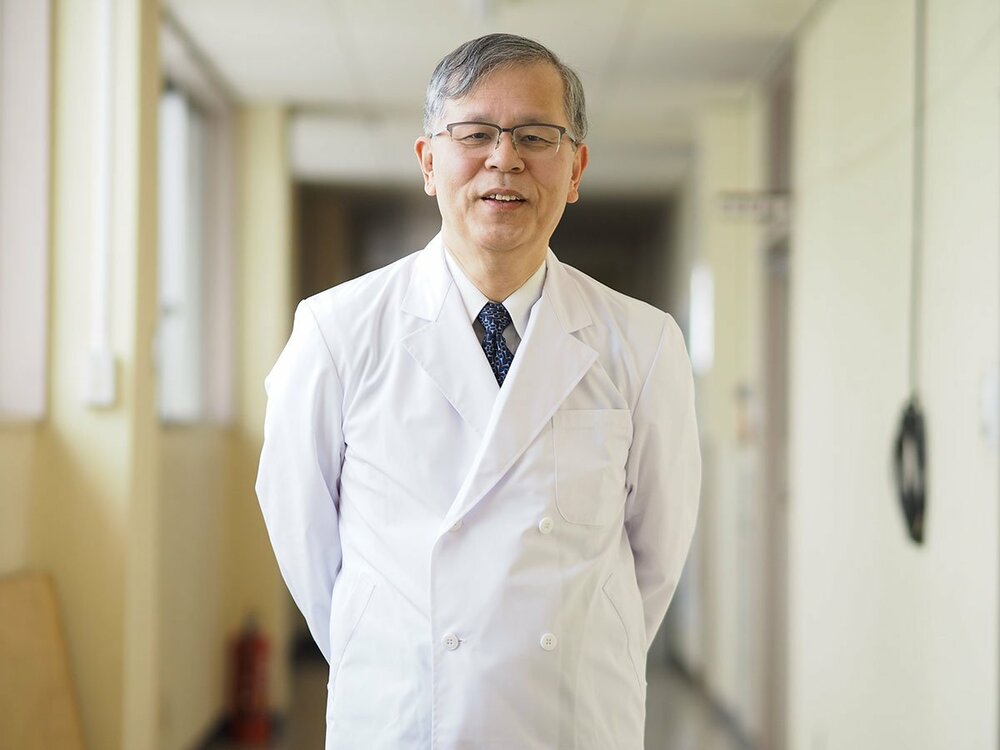 弘前大学特別顧問の中路重之氏（弘前大学提供）