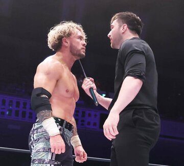 同じユニットながら、モメにモメているオスプレイ(左)とカラム