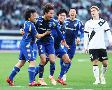 後半に３－０となるゴールを決めた町田・藤尾翔太