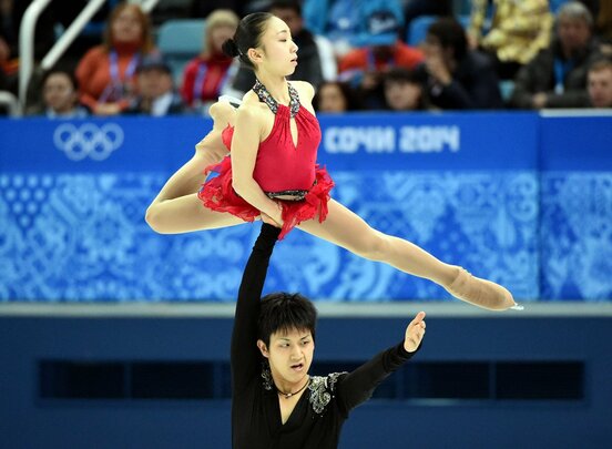 ソチ五輪でペアを組んだ高橋成美(上)と木原龍一（ロイター）