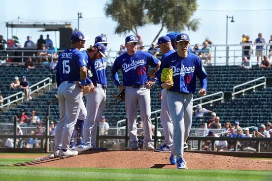 満塁弾を浴び、一死も取れずに降板する佐々木朗希（ロイター）
