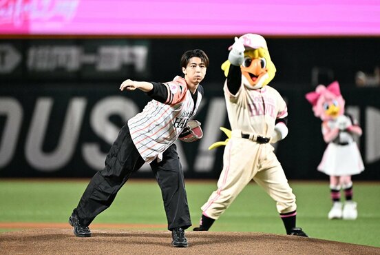 始球式を行った高杉真宙