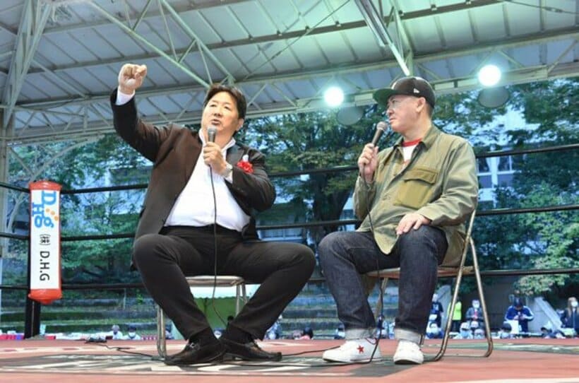  前田日明氏(左)と三又又三