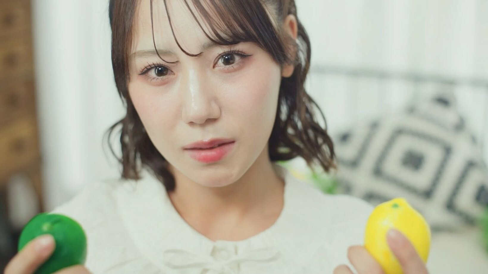 ＳＴＵ４８楽曲「檸檬とレモン」のＭＶ写真（Ｃ）ＳＴＵ／ＫＩＮＧ ＲＥＣＯＲＤＳ