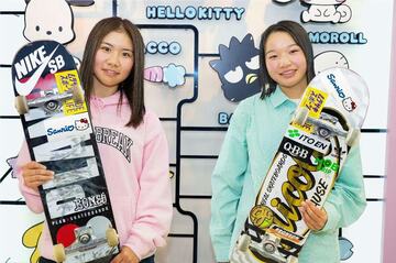 織田夢海（左）と西矢椛(サンリオ提供)