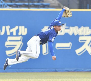  肩にも定評がある中日・根尾
