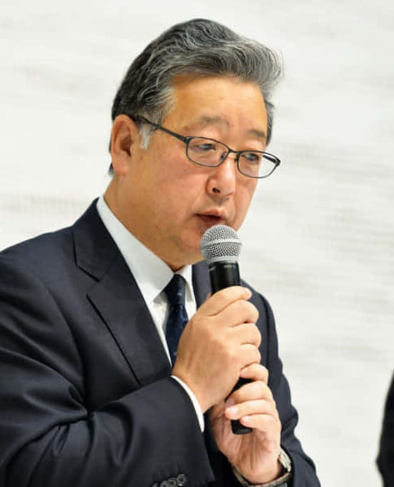  会見する潮田政明・日本モーターボート競走会会長